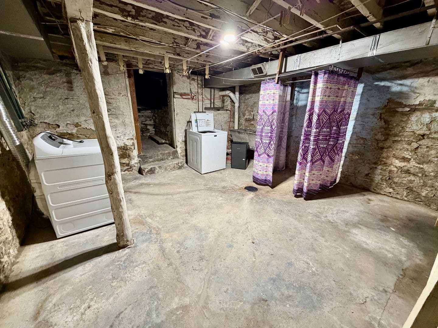 Pittsburgh Apartment: 114 Sedgwick Street