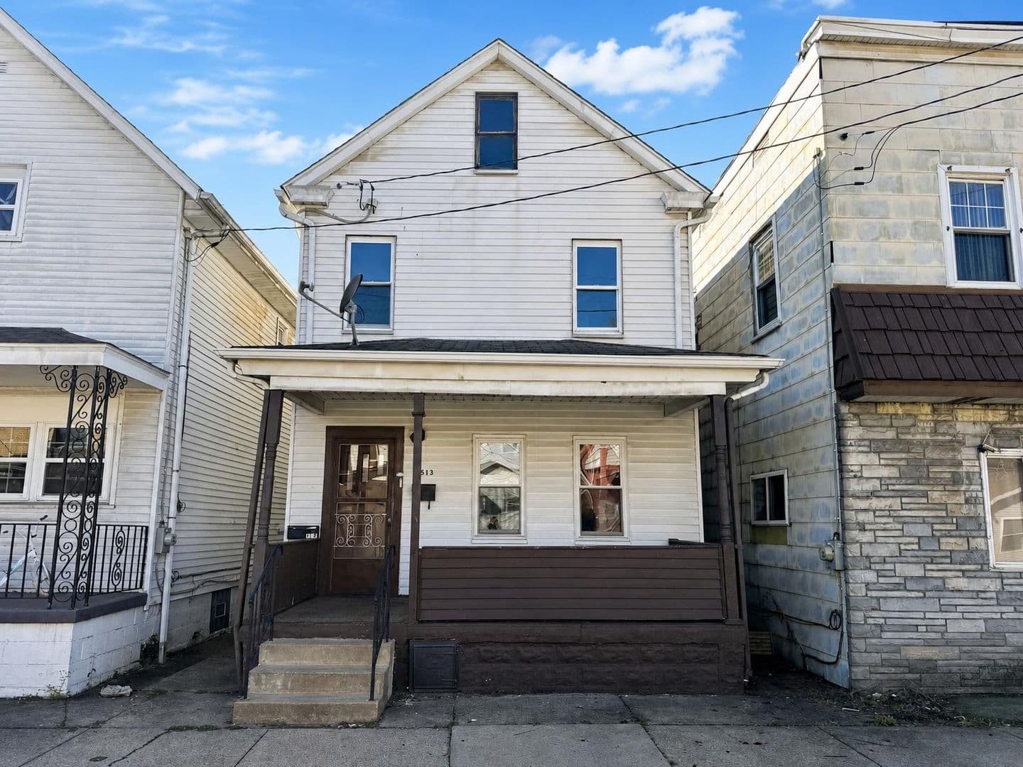 New Kensington Apartment: 1613 Fourth Avenue