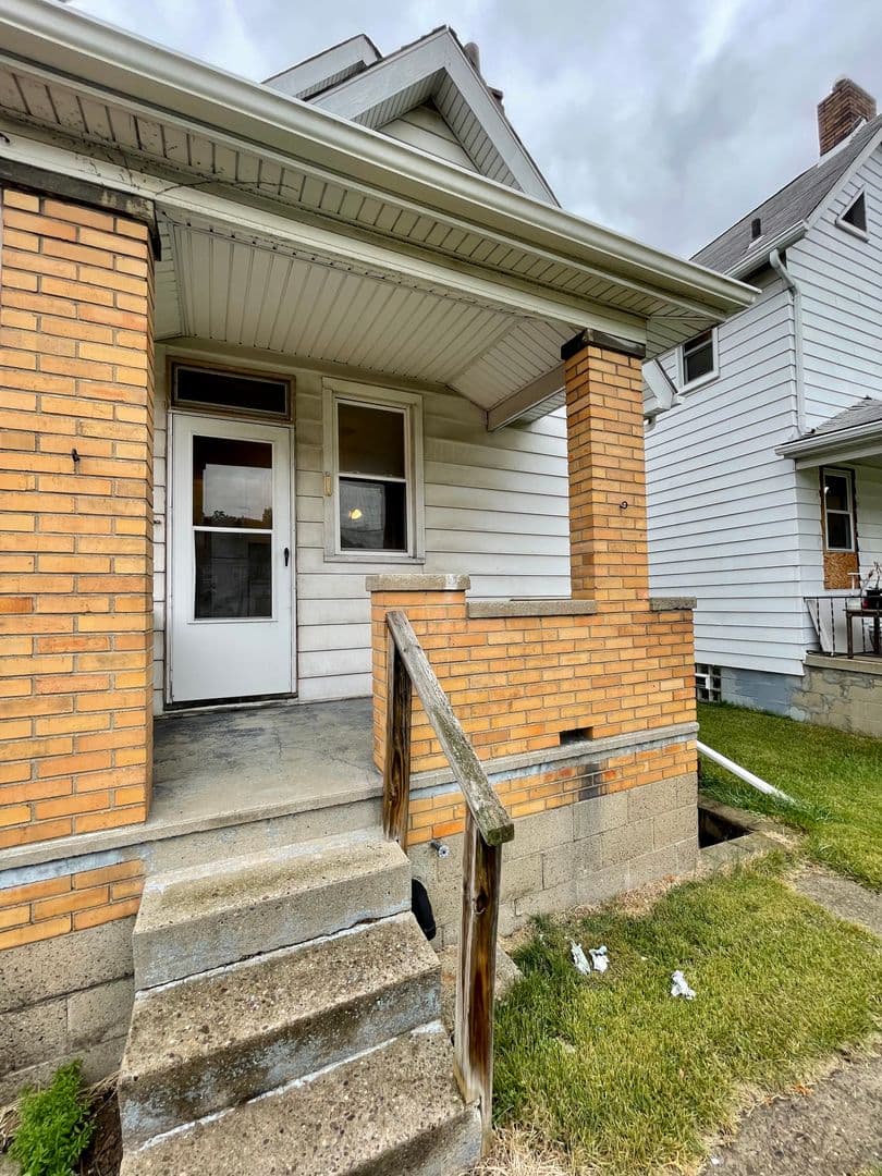 Coraopolis House: 710 4th Avenue