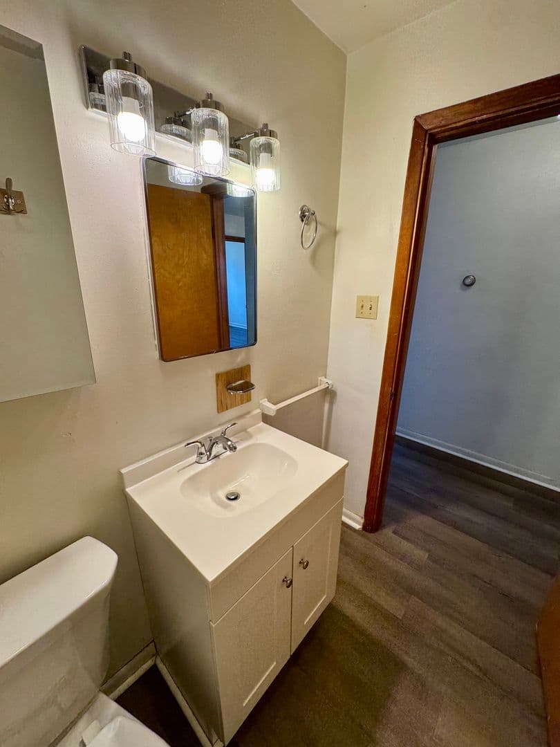 Cheswick Apartment: 212 North Highland Avenue
