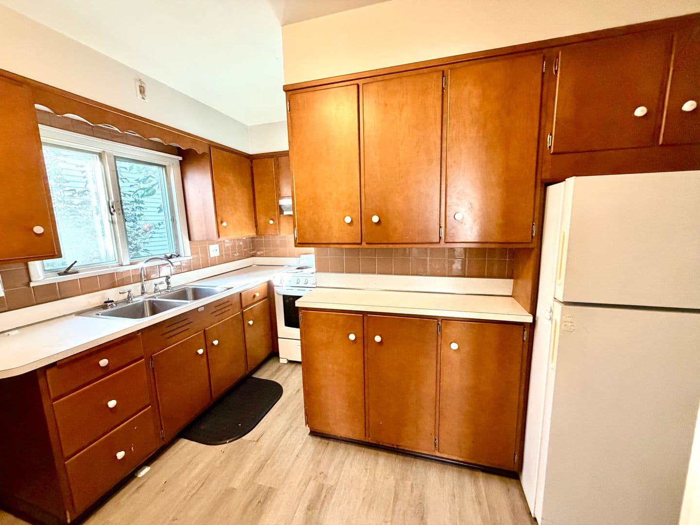 Beaver Falls Apartment: 3421 5th Avenue