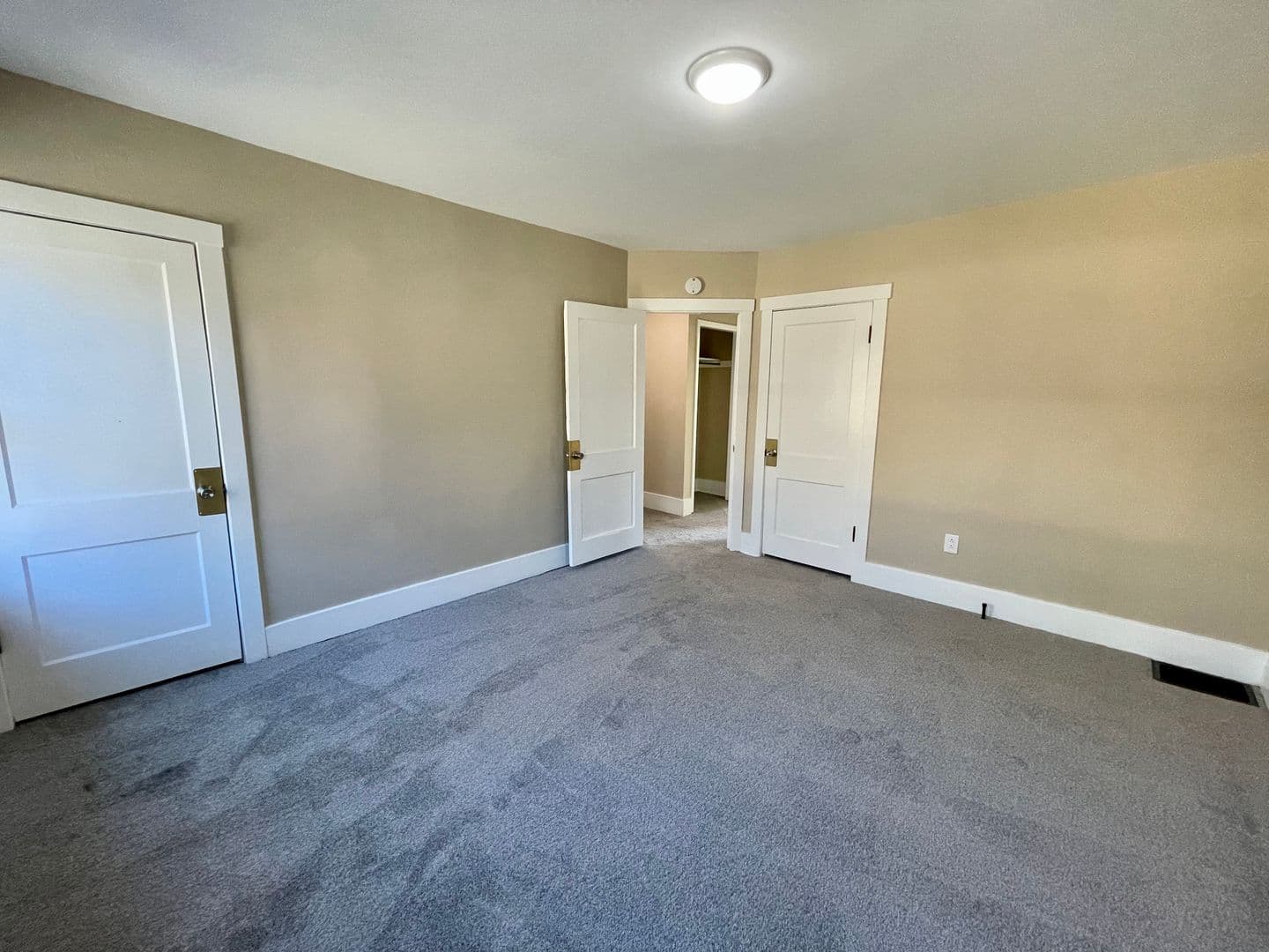 Brackenridge Apartment: 726 7th Avenue