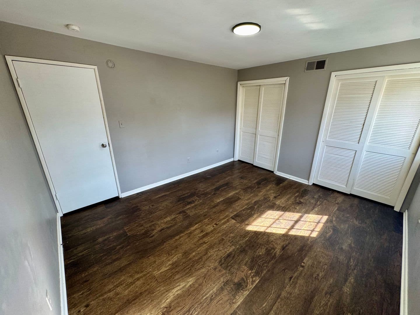 New Kensington Apartment: 542 5th Avenue