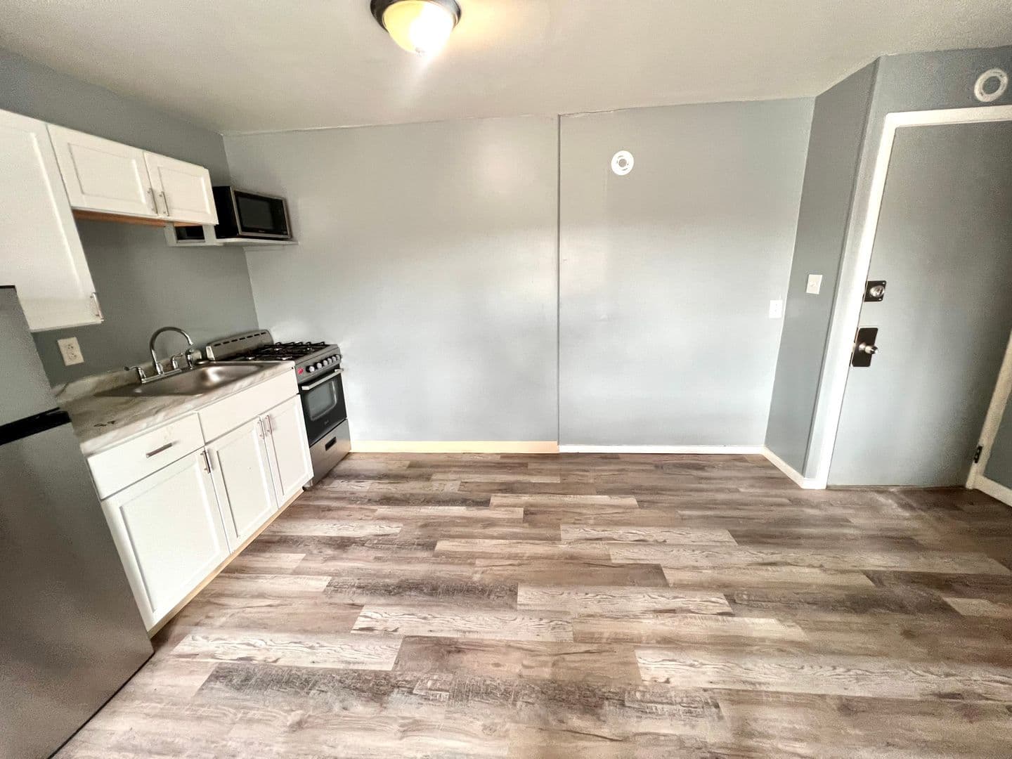 Ambridge Apartment: 810 Merchant Street