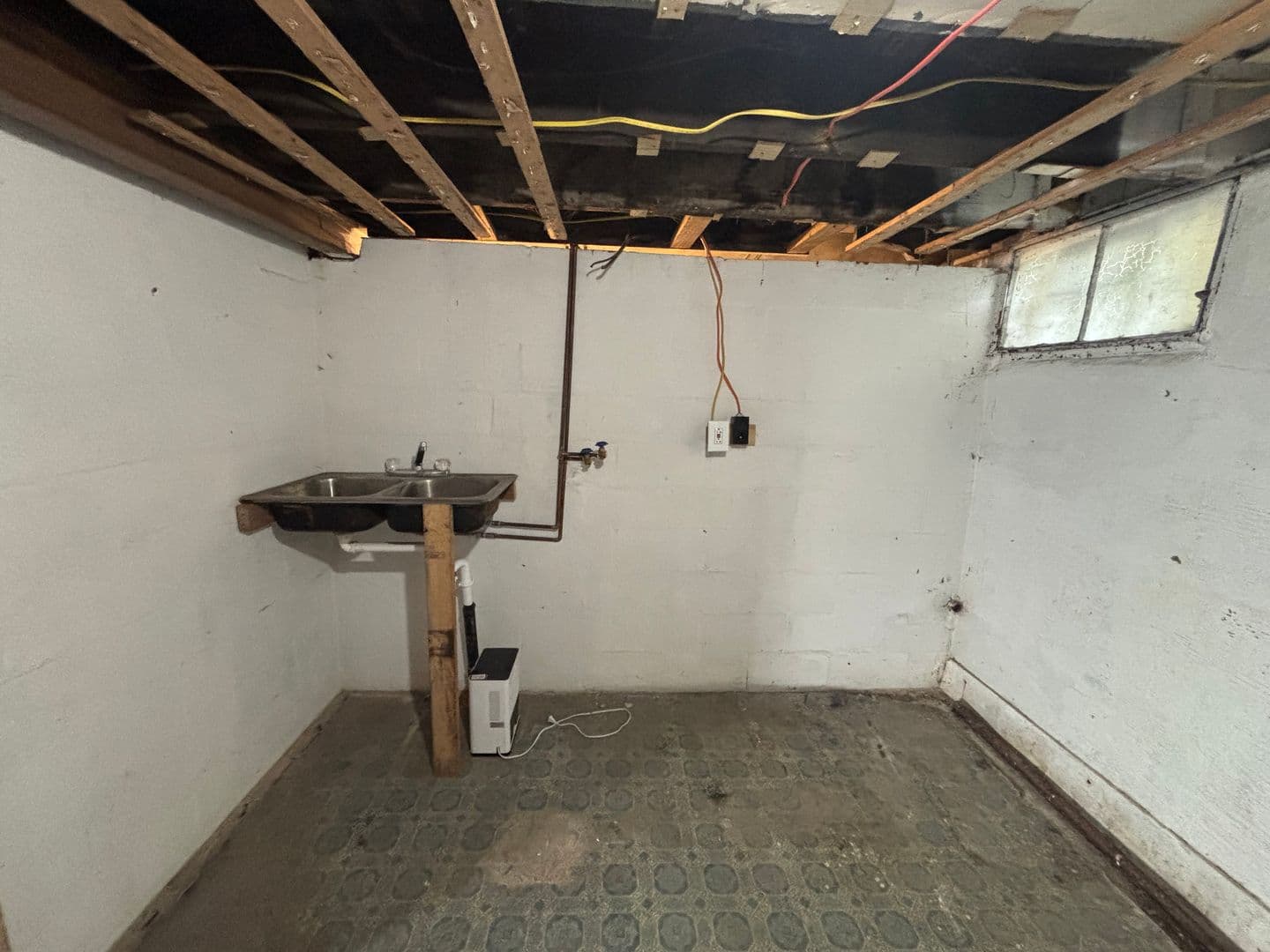 Beaver Falls House: 1813 West Avenue