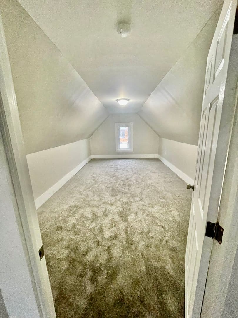 Pittsburgh Apartment: 120 Kathleen Street