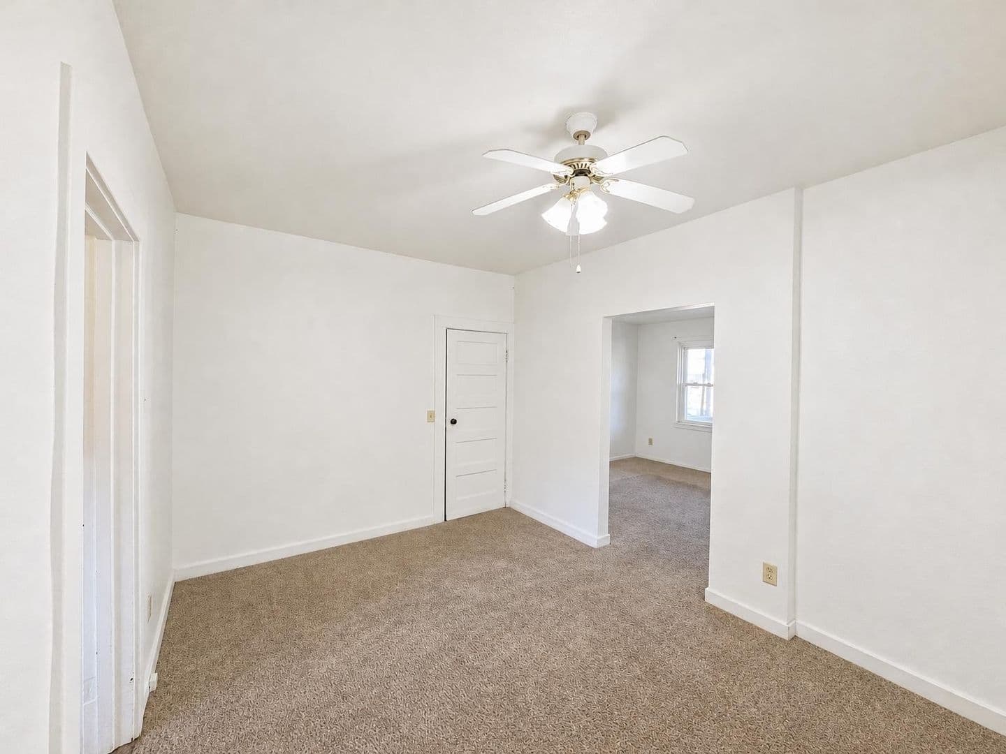 New Kensington Apartment: 1613 Fourth Avenue