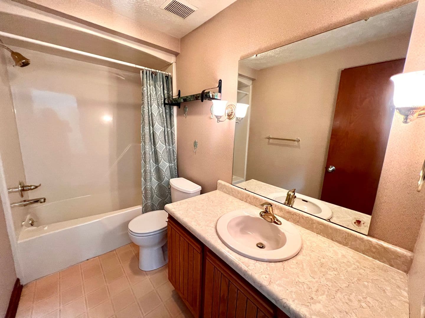 Moon Twp House: 1256 Queens Drive