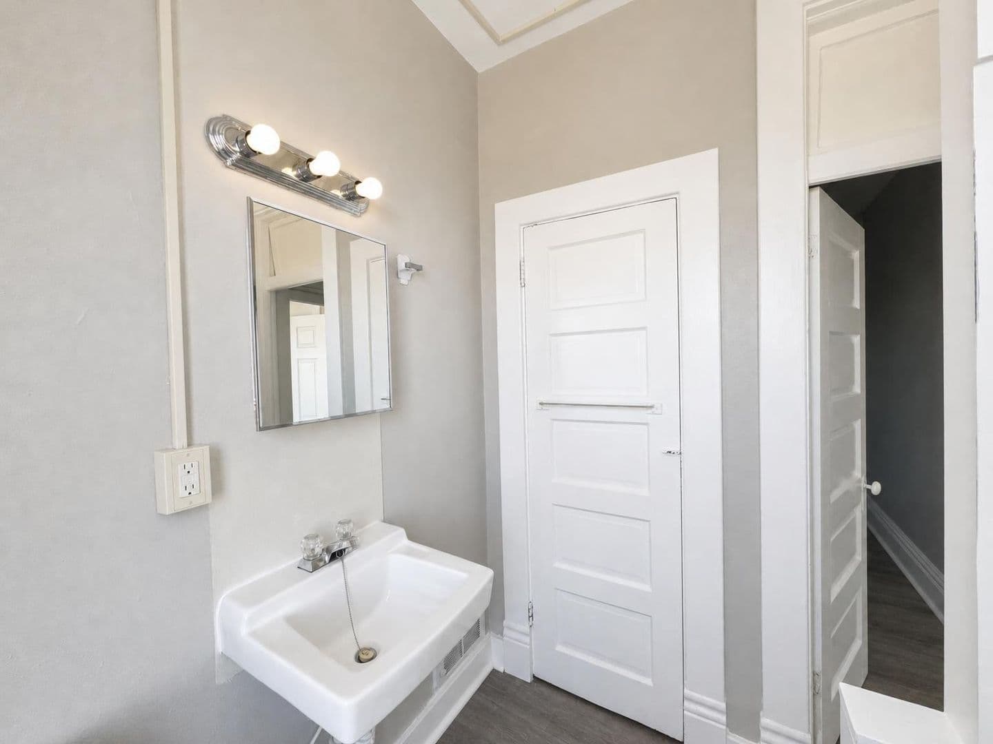 Homestead Apartment: 810 Amity Street