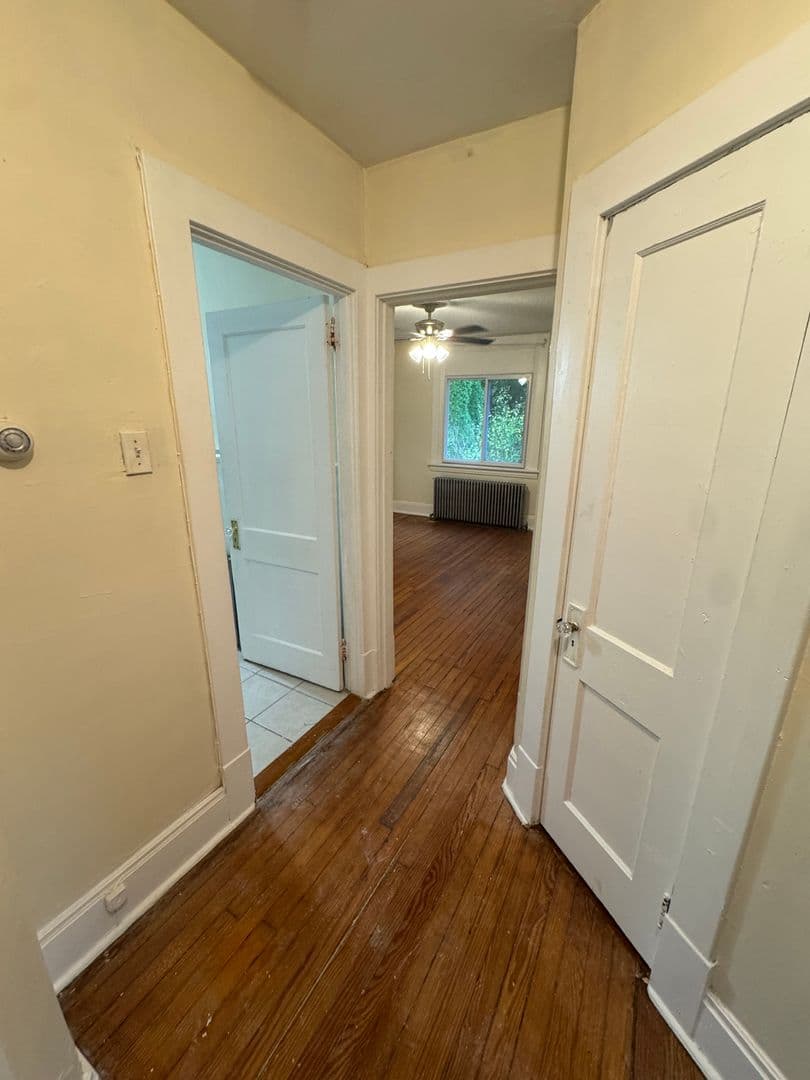 Pittsbugh Apartment: 2450 Starkamp Street