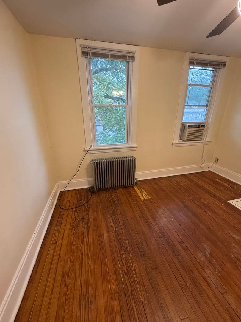 Pittsbugh Apartment: 2450 Starkamp Street