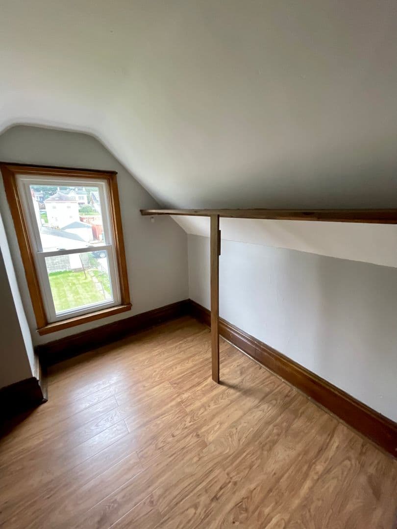 Coraopolis House: 710 4th Avenue