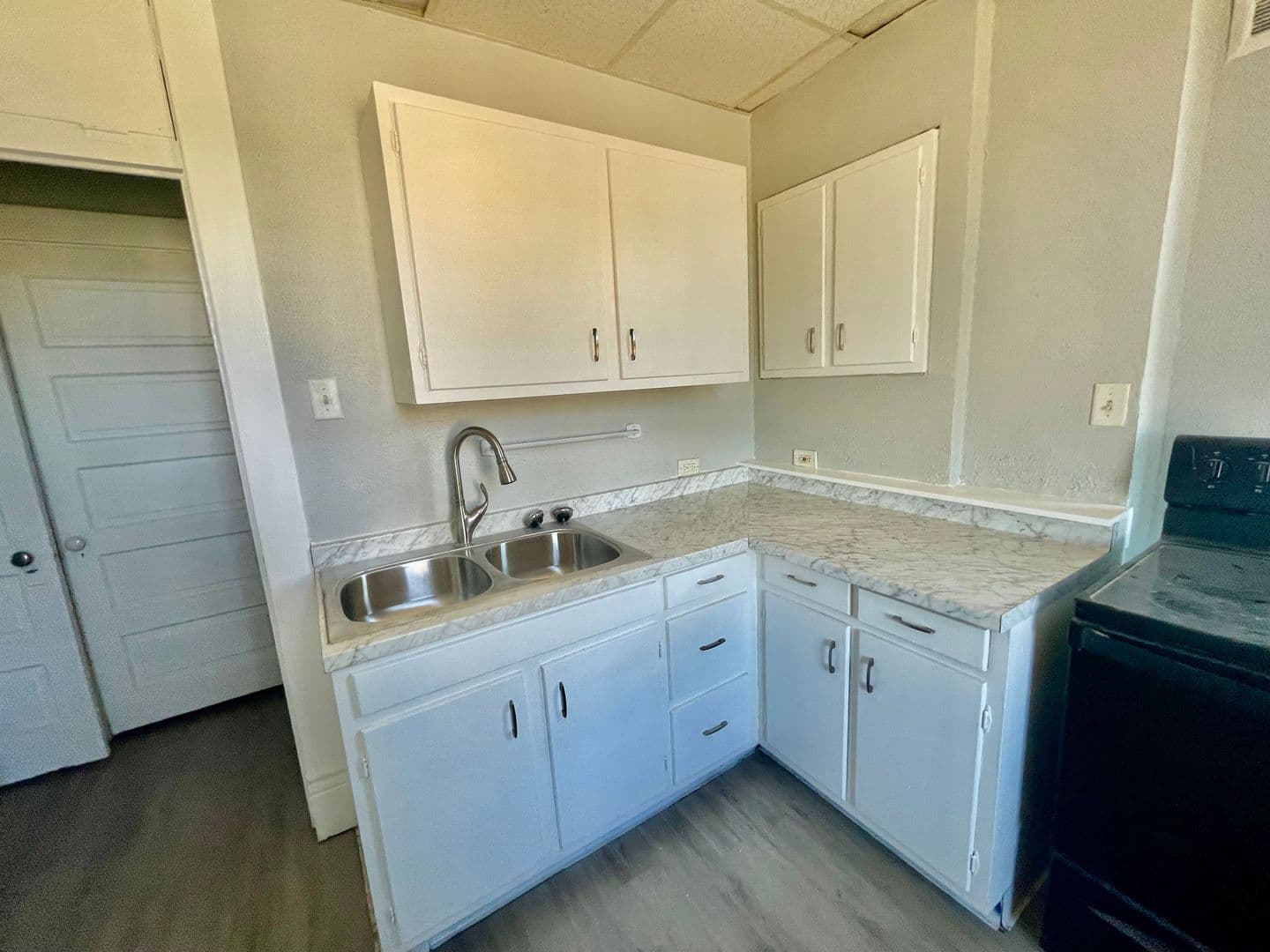 Homestead Apartment: 810 Amity Street