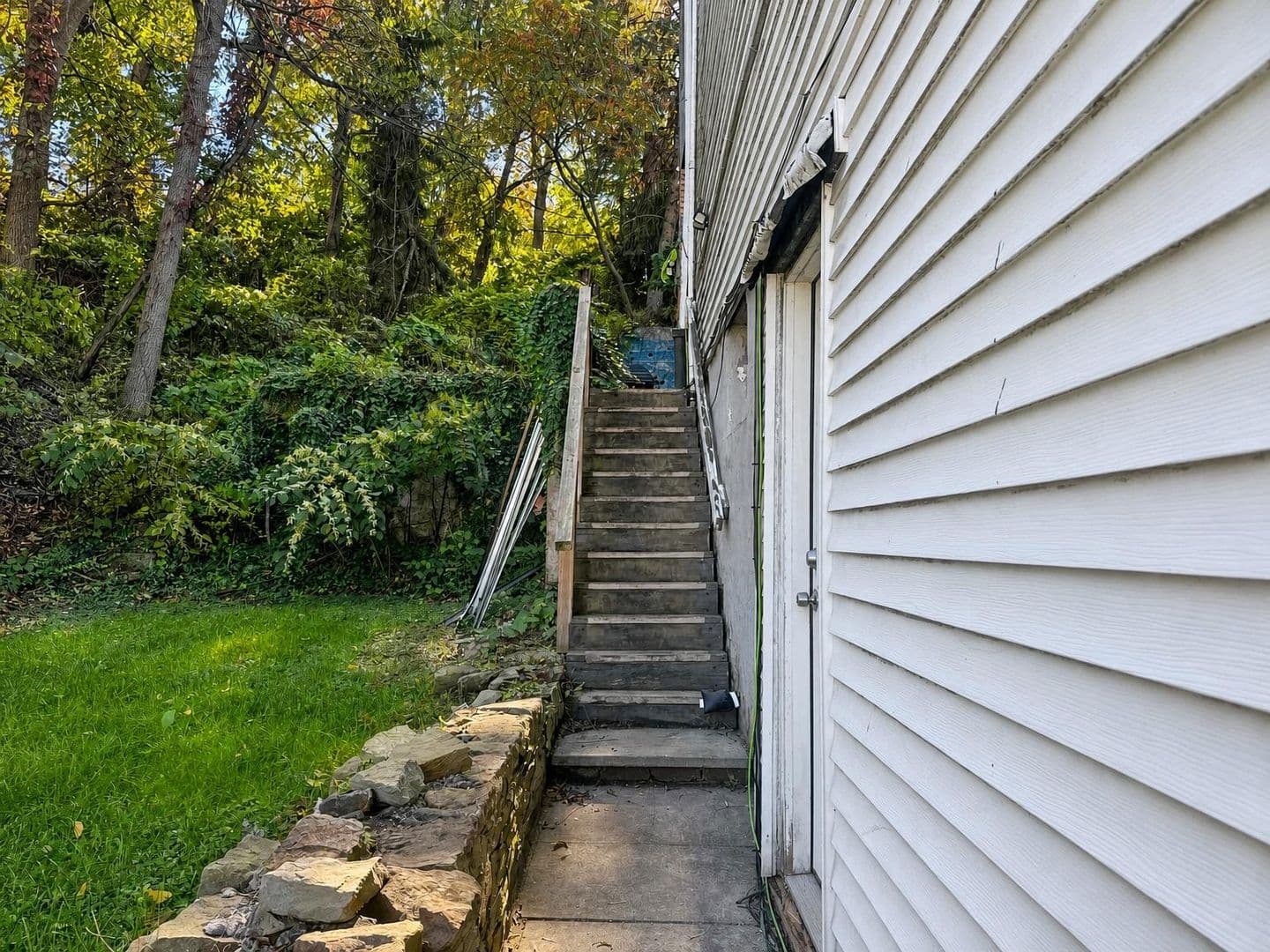 Pittsburgh Apartment: 76 Holt Street