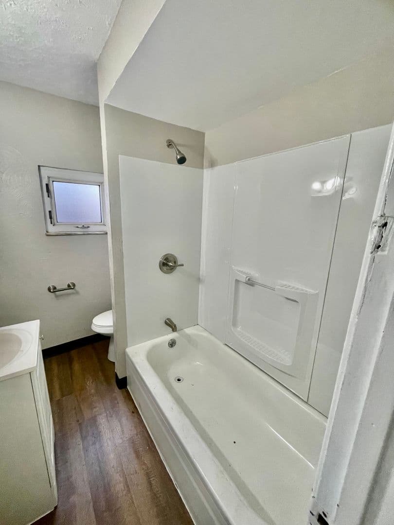 Pittsburgh Apartment: 120 Kathleen Street