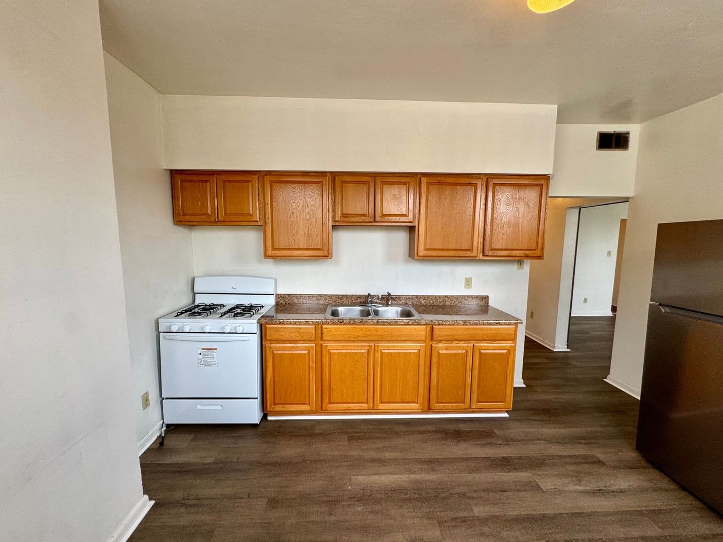 Cheswick Apartment: 212 North Highland Avenue