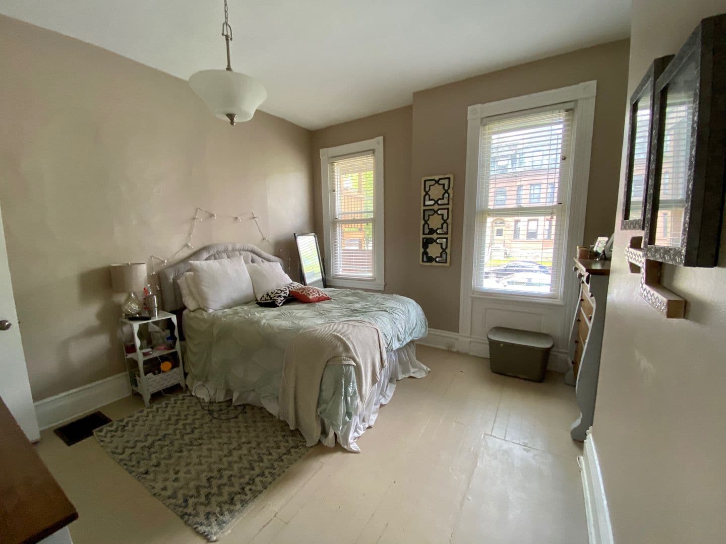 Pittsburgh Apartment: 5730 Summerlea/Holden Street