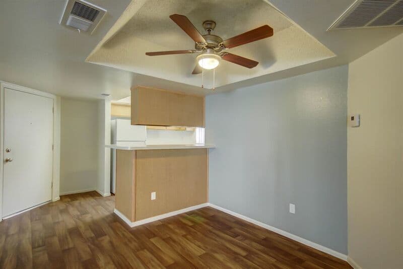 Scottsdale Apartment: 8521 E. McDowell Rd