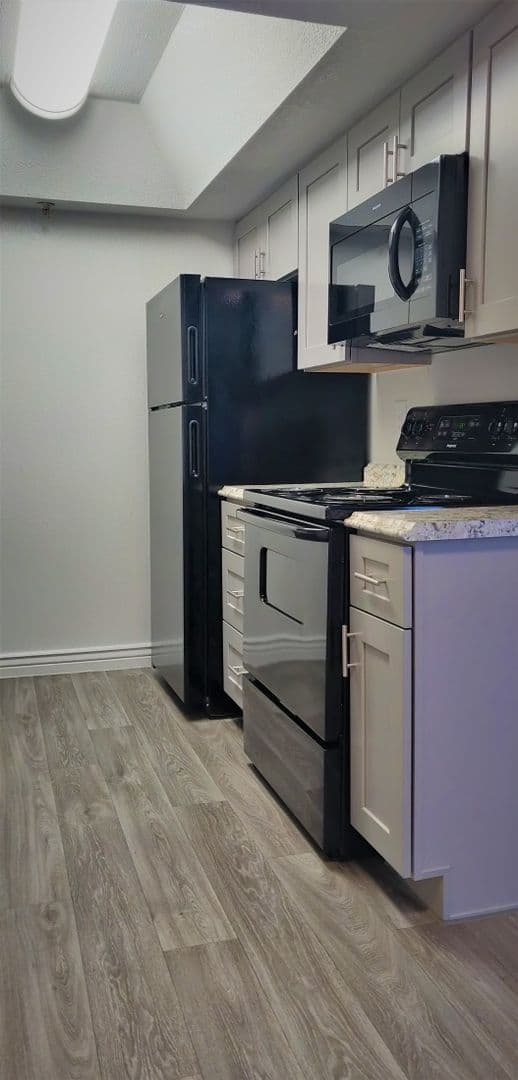 Glendale Apartment: 8605 N. 59th Ave