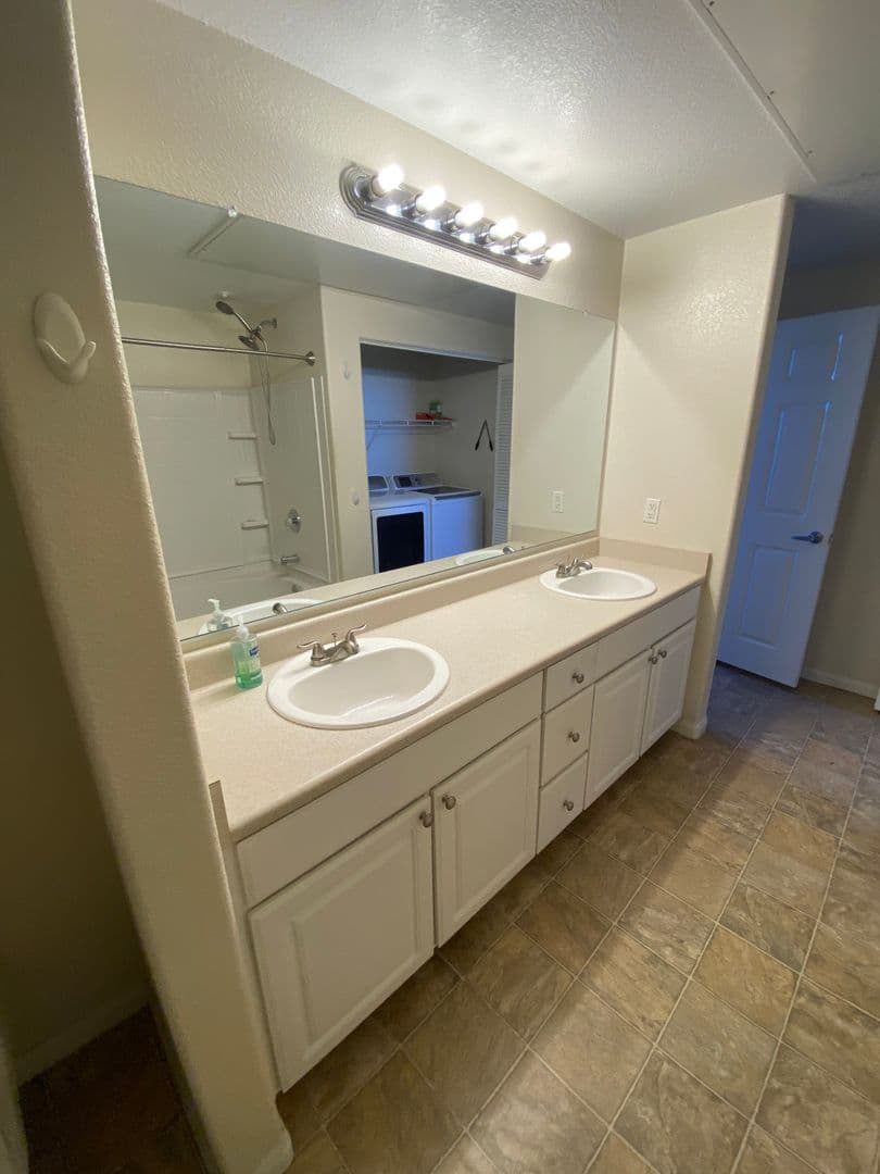 Las Vegas Apartment: 9000 S. Las Vegas Blvd #2254 Bldg 11