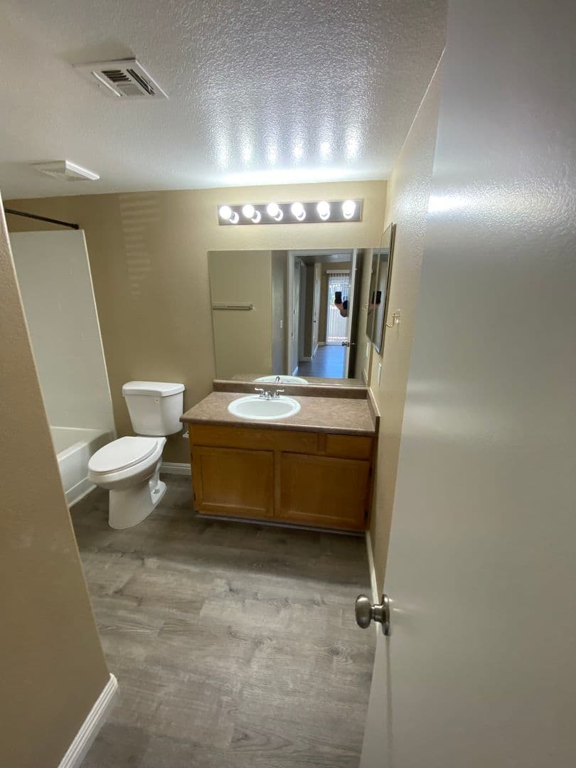 Las Vegas Apartment: 7255 W. Sunset Rd. #1145 BLDG 20