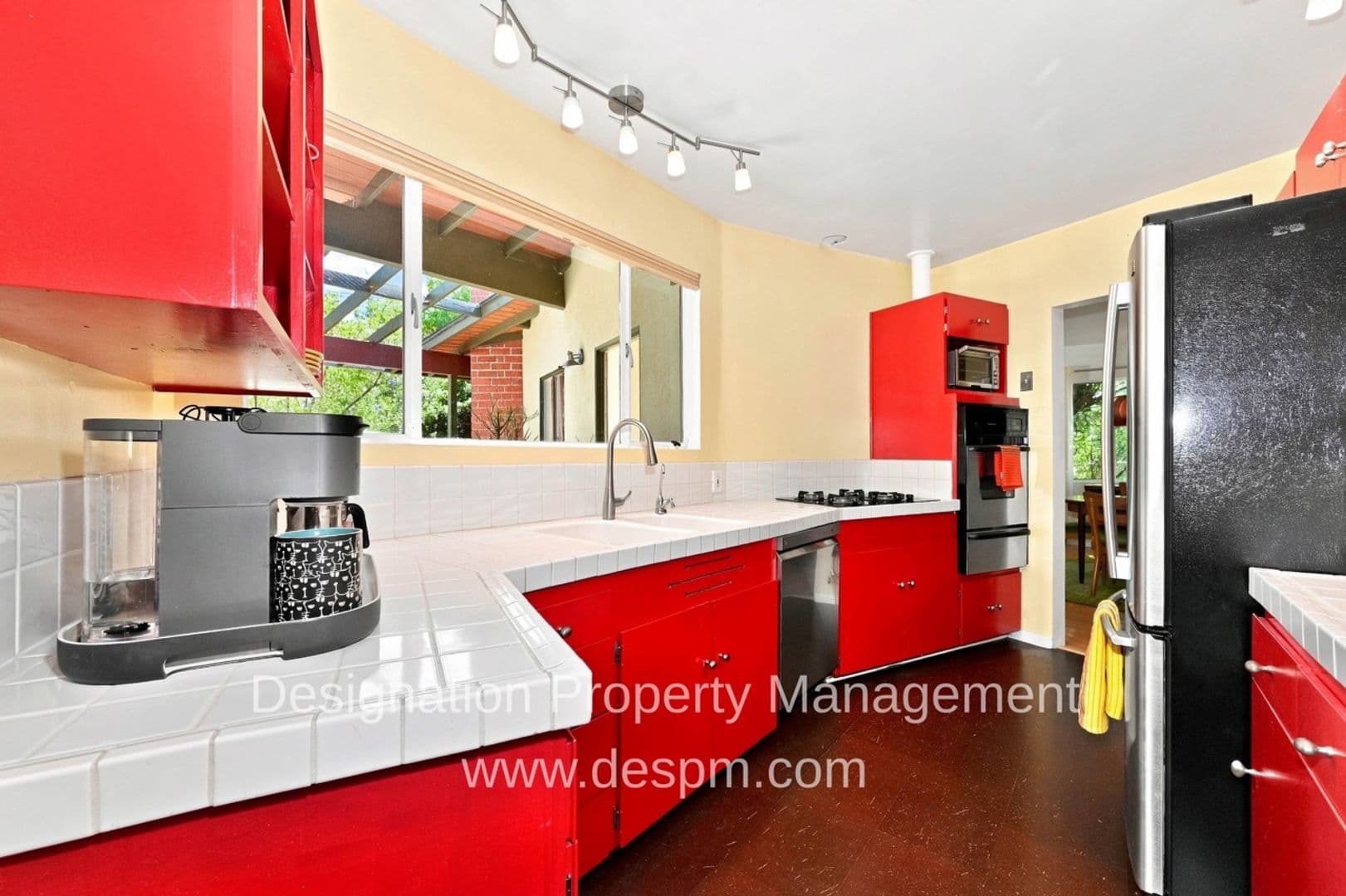 Altadena House: 4395 El Prieto