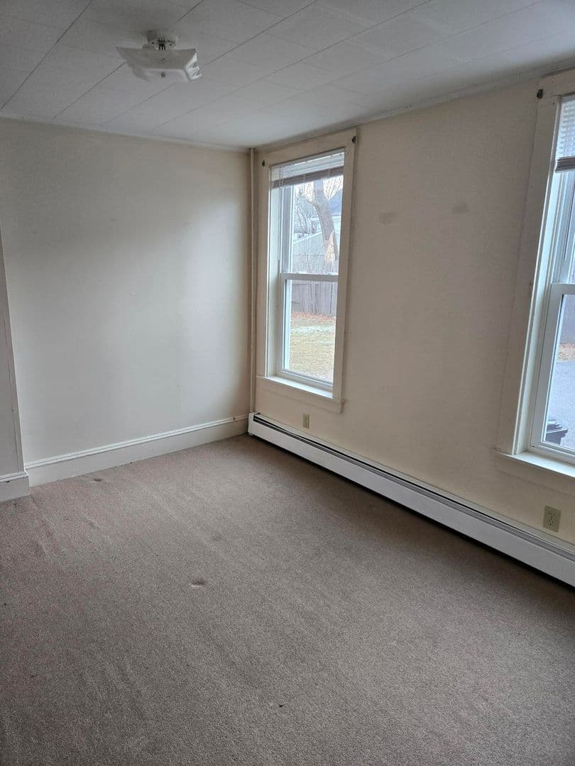Bangor Apartment: 187 Essex Street