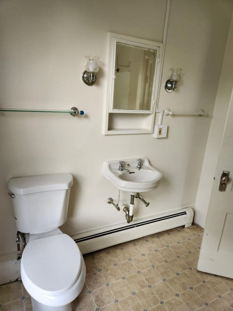 Bangor Apartment: 64 Grove Street