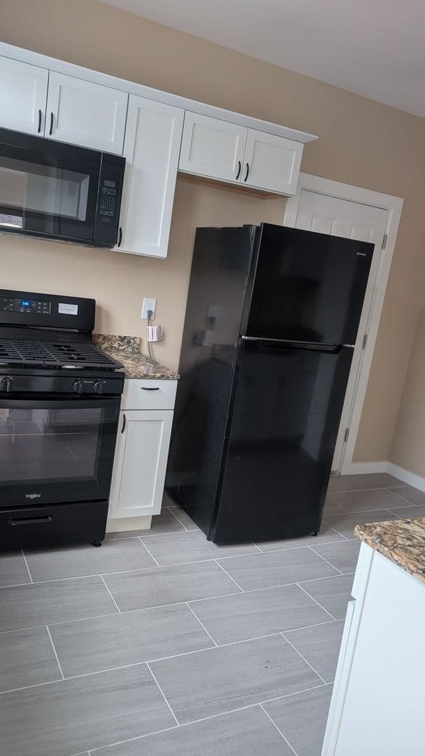 Detroit Apartment: 1463/1465 West Euclid