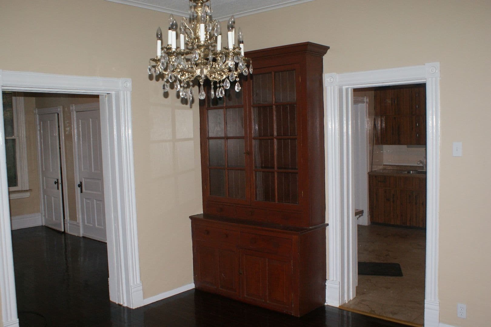 St Louis House: 2646 Terrace Ln.