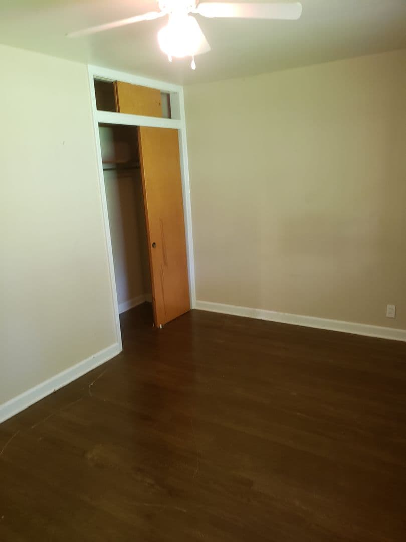 St Louis House: 9940 Hayward
