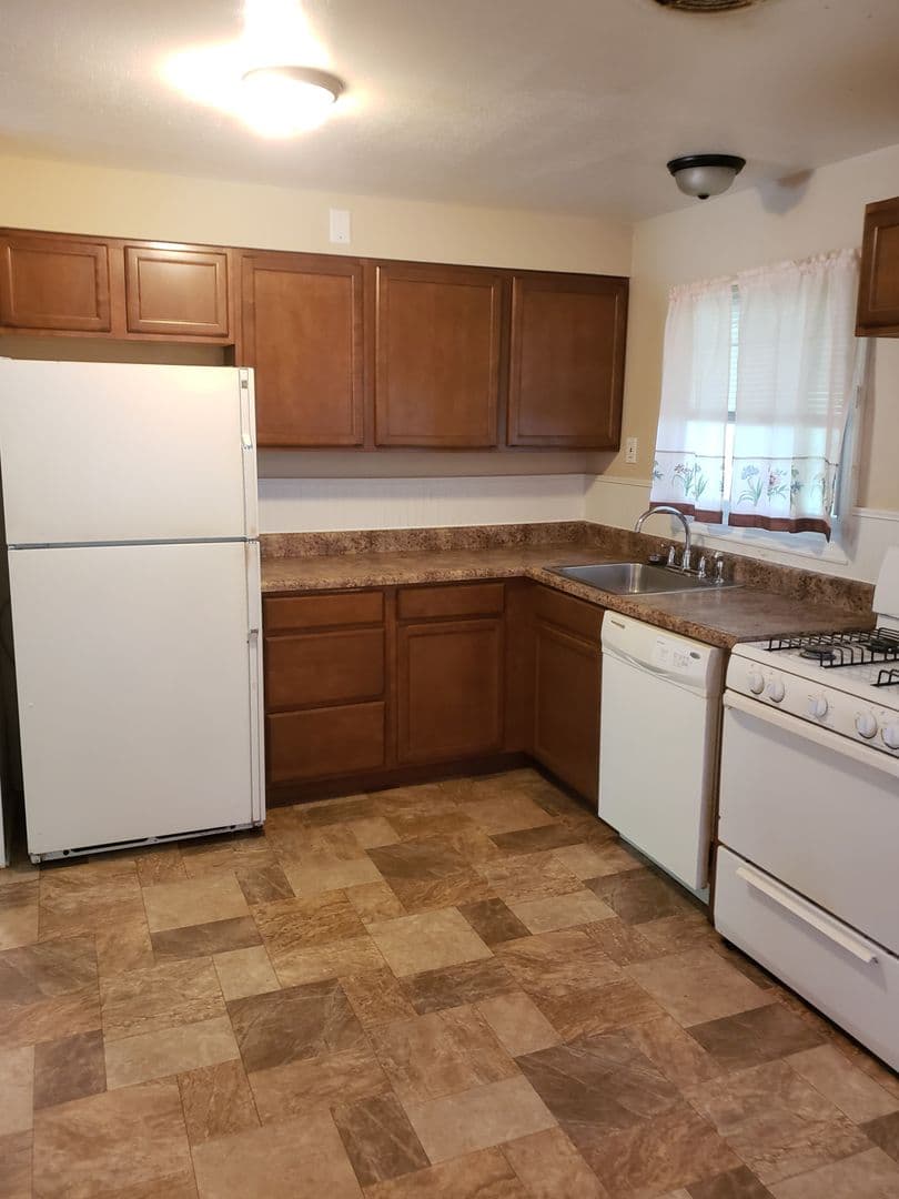 St Louis House: 9940 Hayward