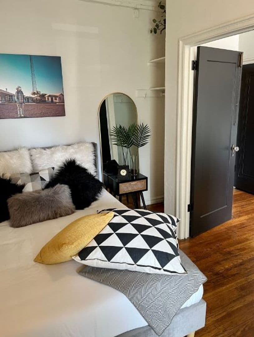 Indianapolis Apartment: 412 N. Alabama Street