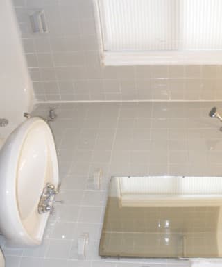 Cleveland Apartment: 2830 East 130th