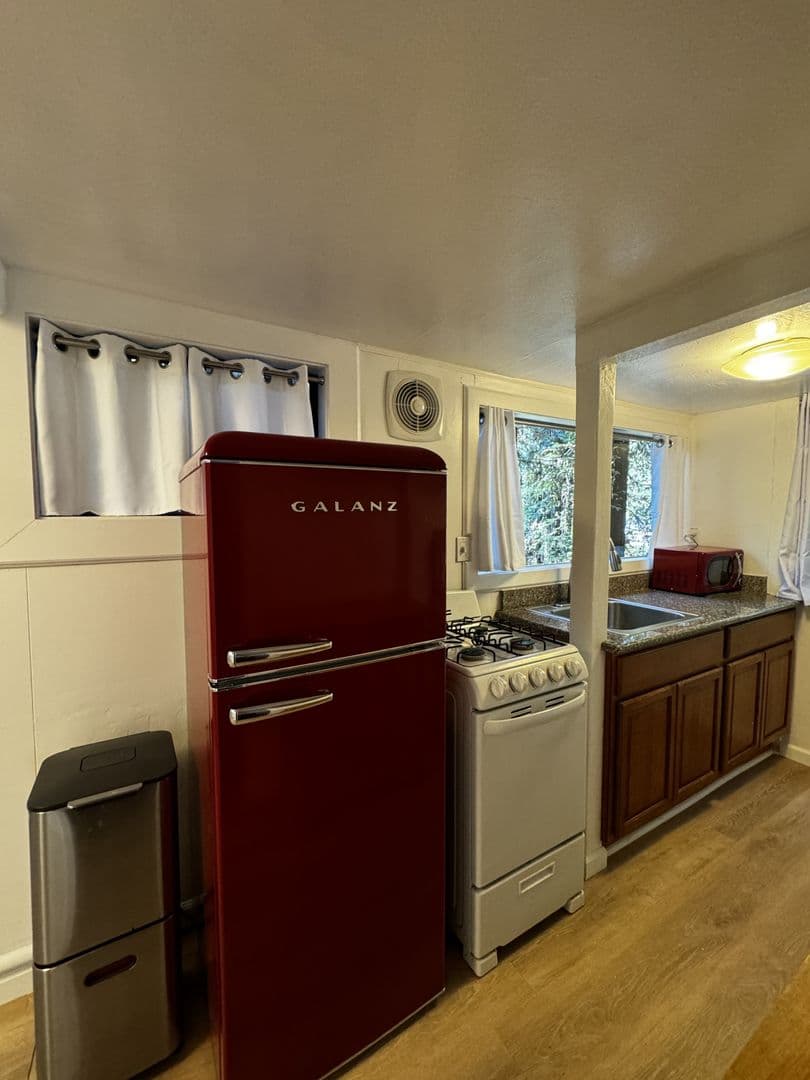 Guerneville Apartment: 14926 Canyon One Rd.