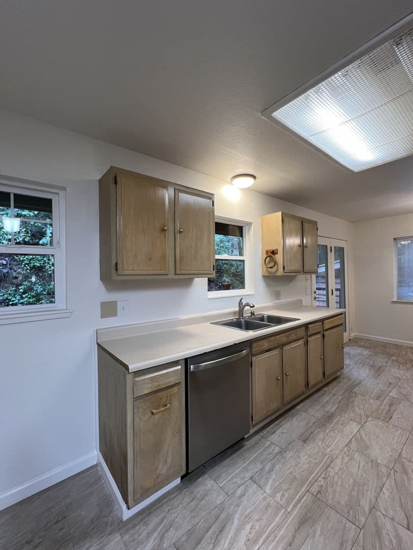 Cazadero House: 98 Sunrise Mountain