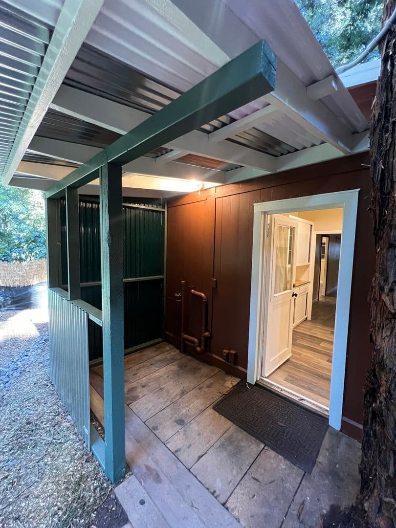 Rio Nido House: 14891 Rotunda Way