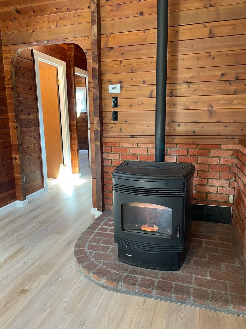 Sebastopol Apartment: 12640 Dupont Rd.