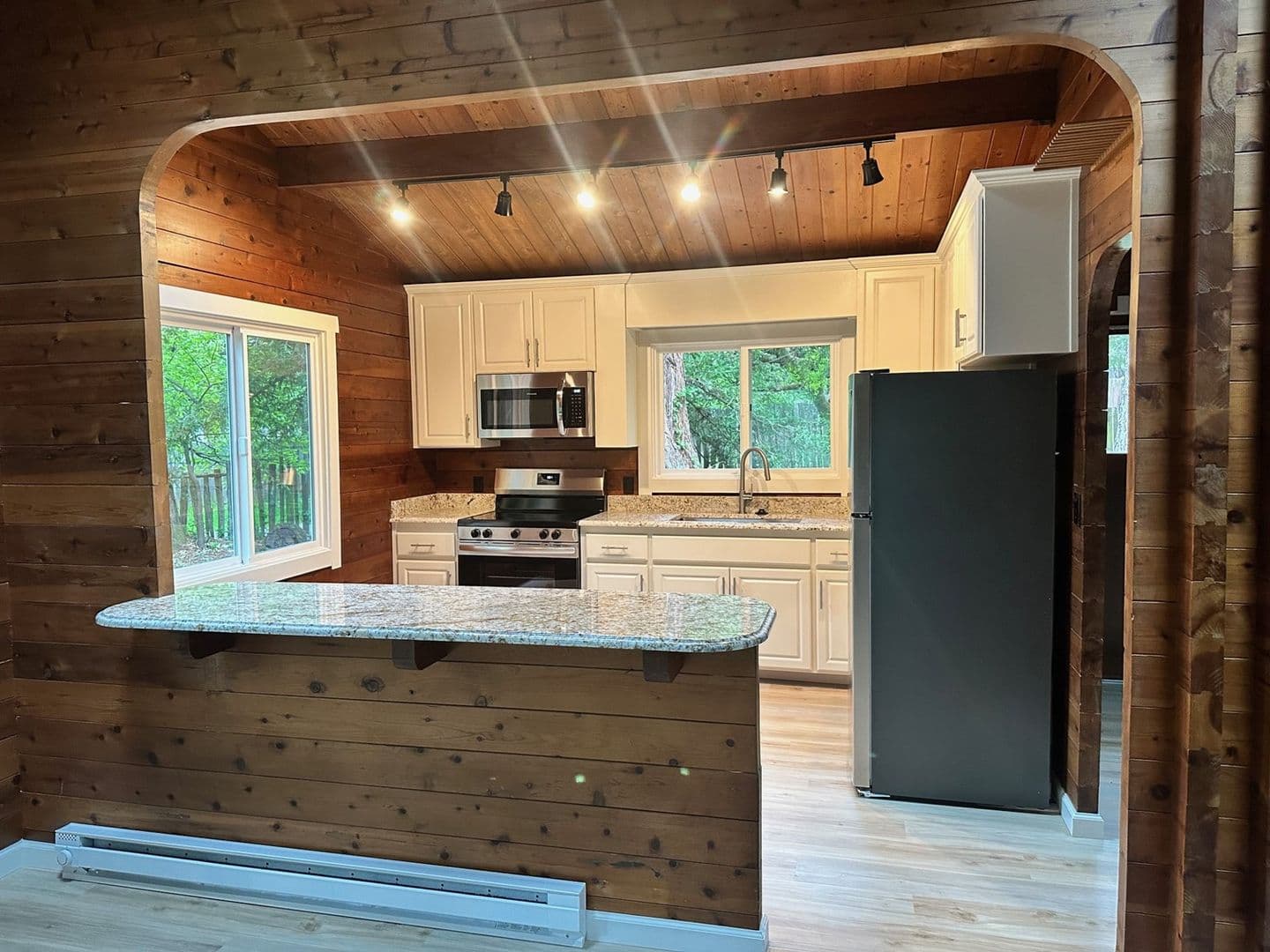 Sebastopol Apartment: 12640 Dupont Rd.