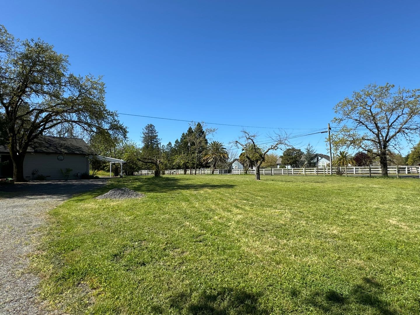Santa Rosa House: 0000 Willowside