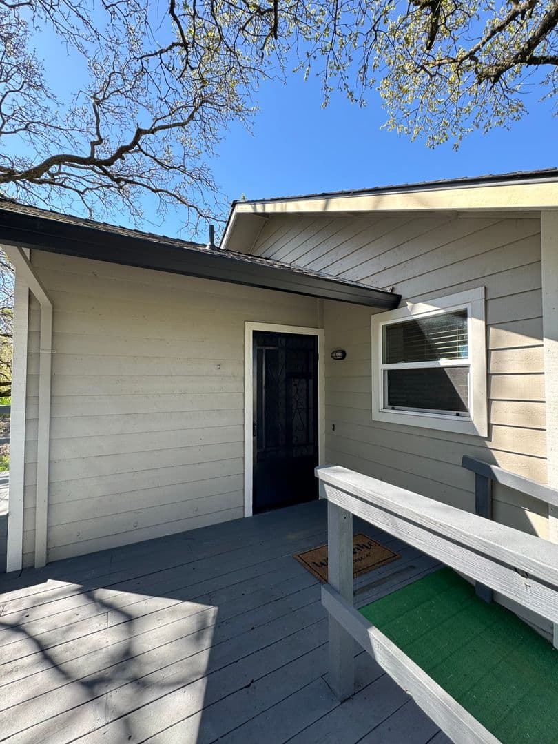 Santa Rosa House: 0000 Willowside