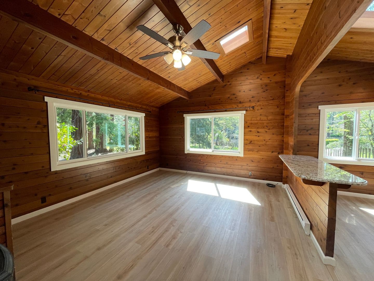 Sebastopol Apartment: 12640 Dupont Rd.