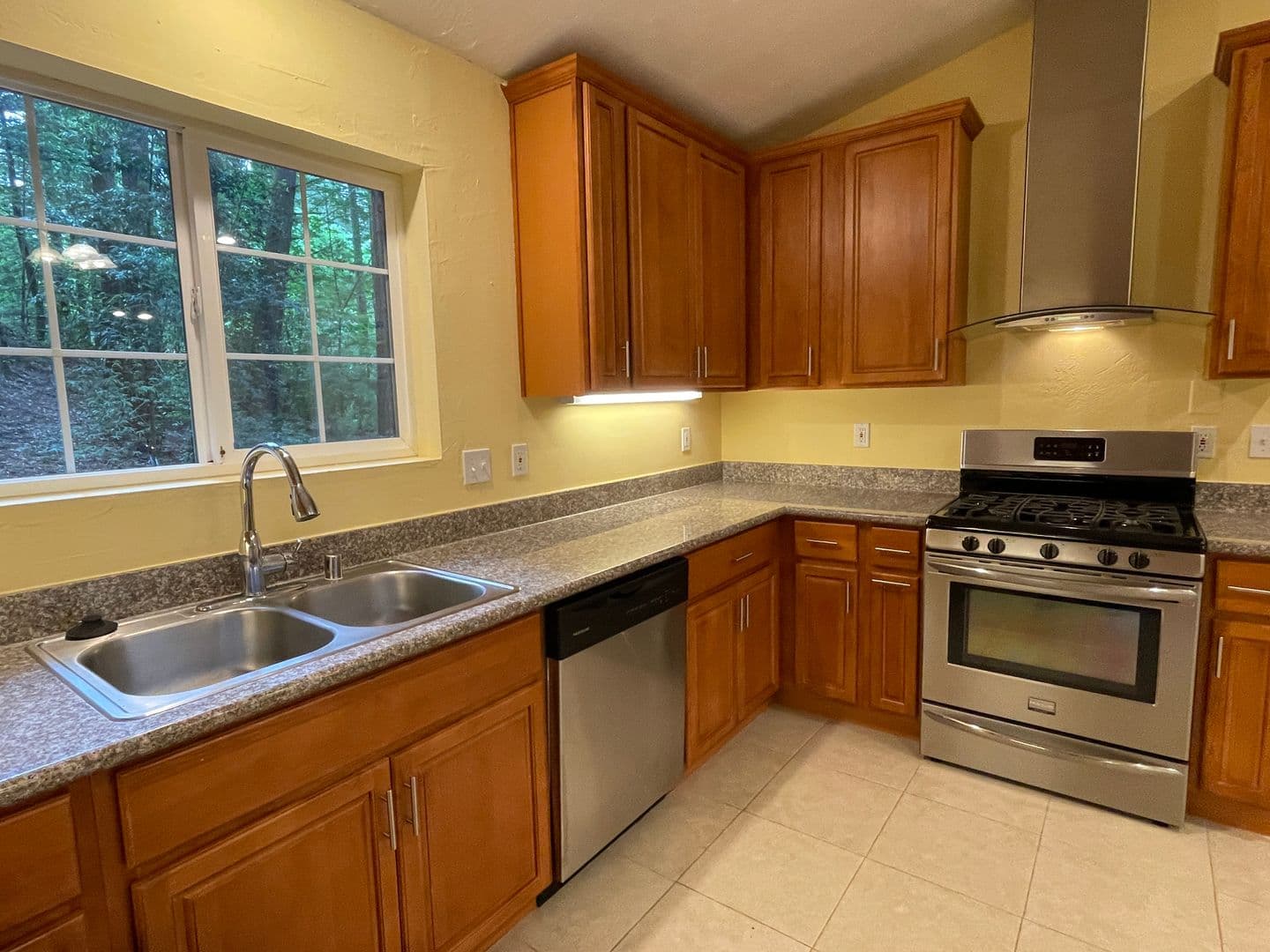 Guerneville Apartment: 14006 Fern Rd.