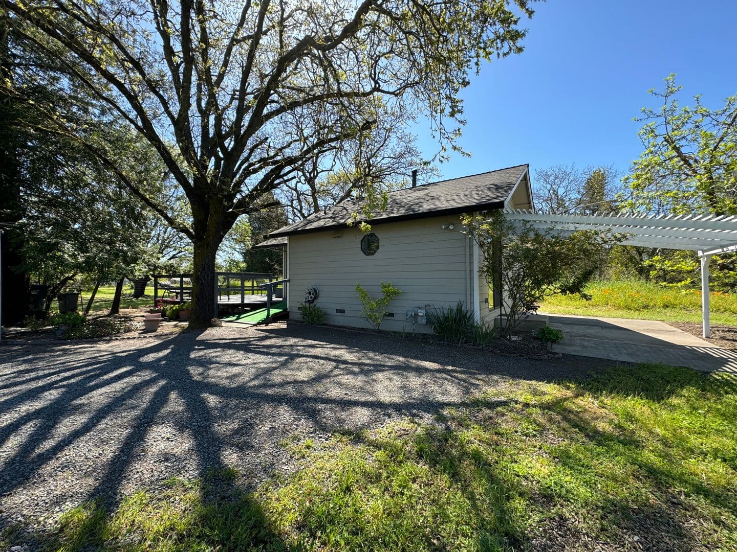 Santa Rosa House: 0000 Willowside