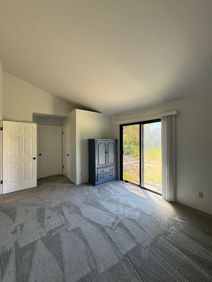 Santa Rosa House: 0000 Willowside