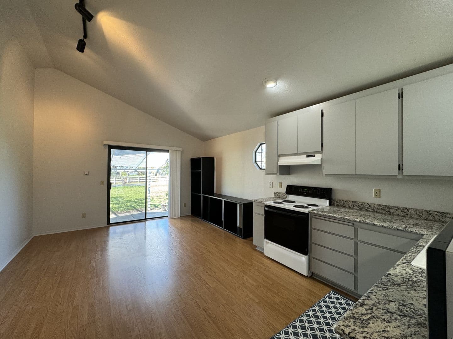 Santa Rosa House: 0000 Willowside