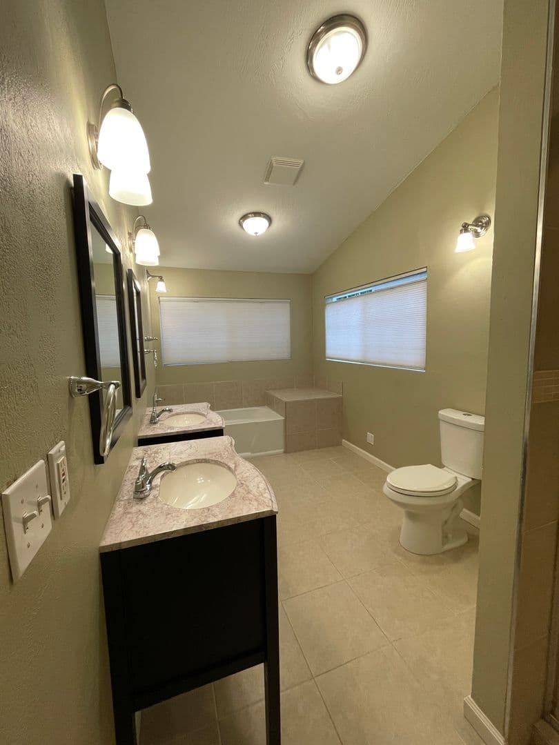 Guerneville Apartment: 14006 Fern Rd.