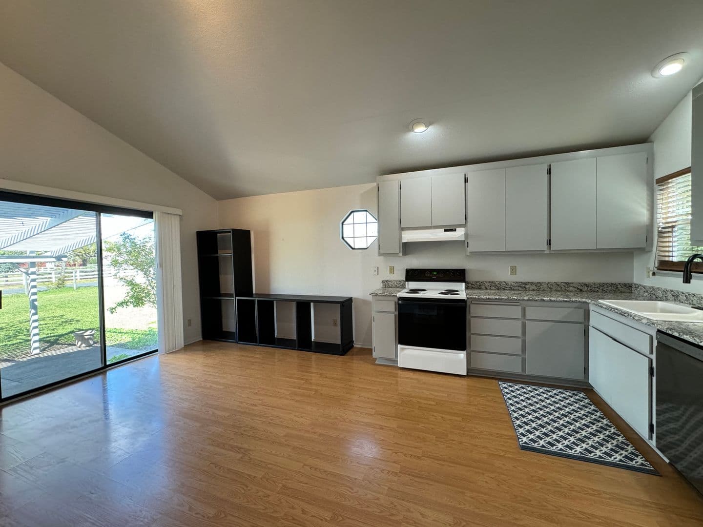 Santa Rosa House: 0000 Willowside