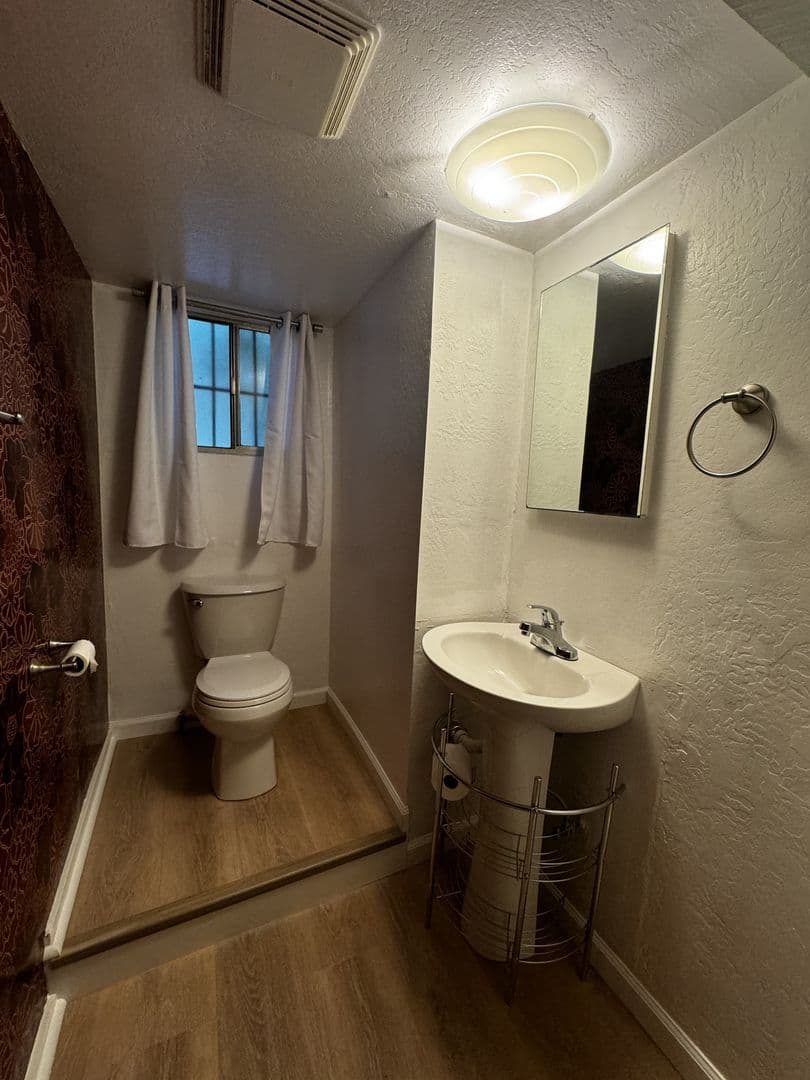 Guerneville Apartment: 14926 Canyon One Rd.