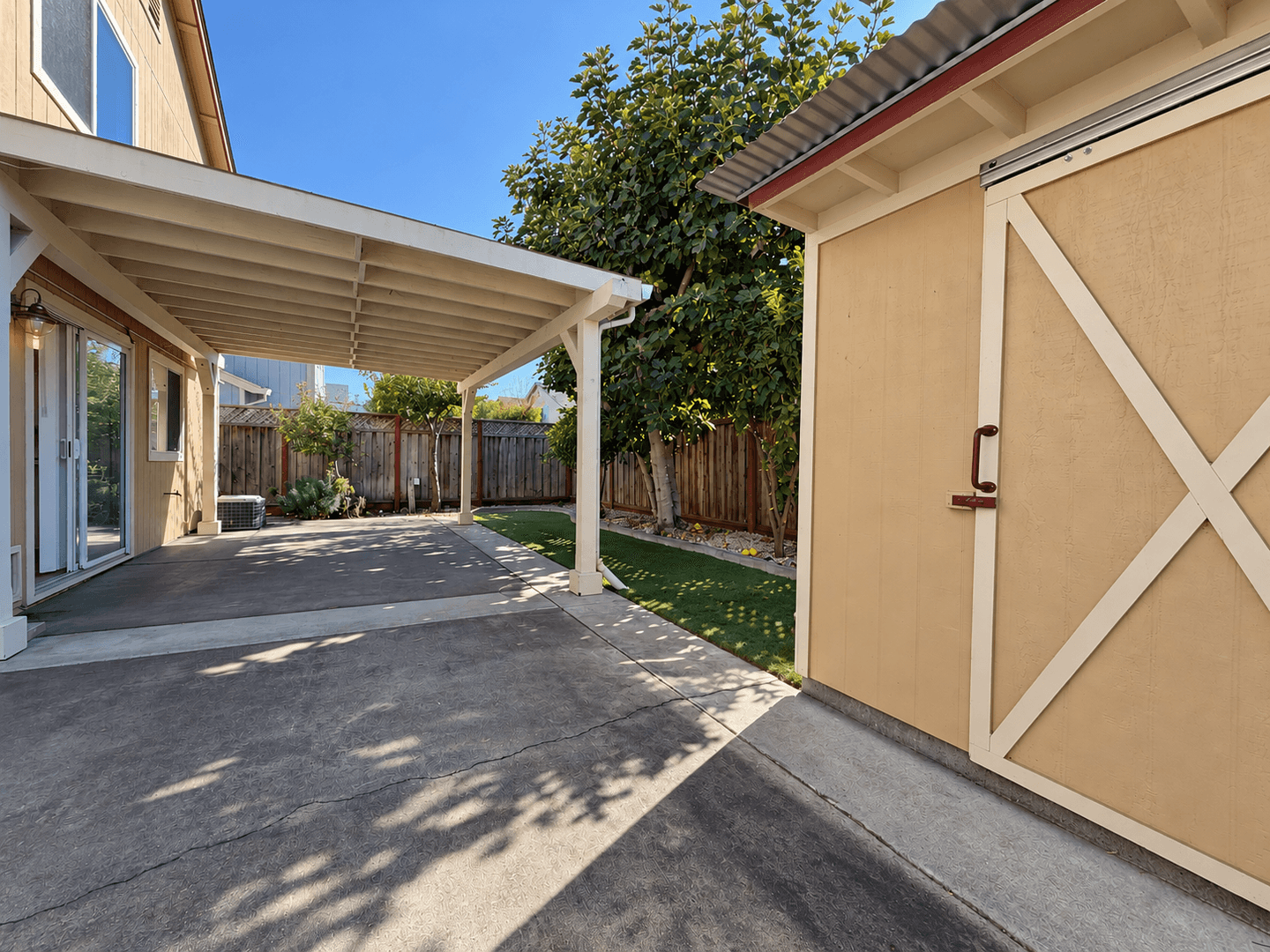 Rohnert Park House: 8037 Mason Dr.